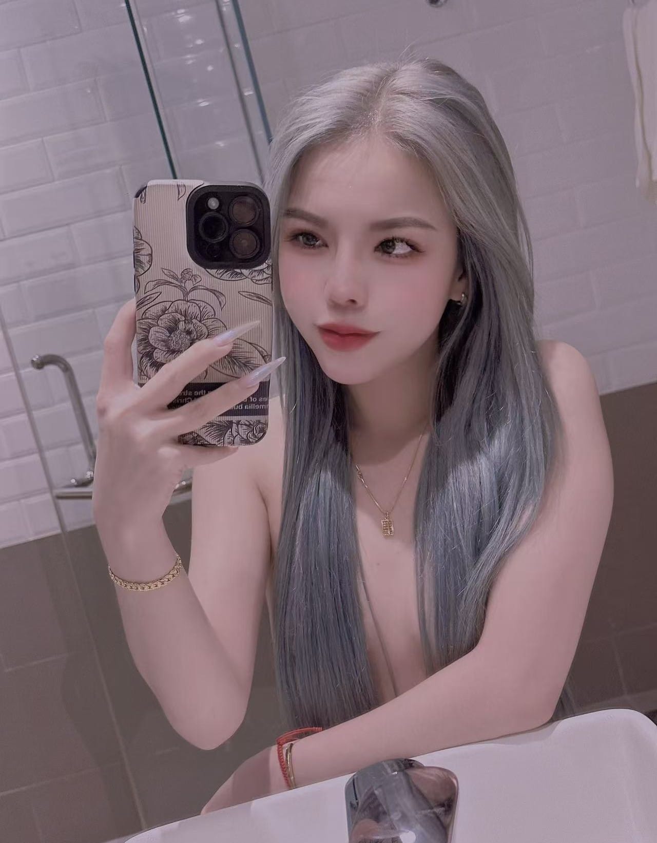 🇻🇳 Julia - Image 6
